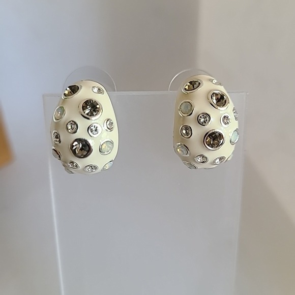 Signed DaVinci Rhinestone Earrings Cream Domed Studs Vintage‎ Jewelry Ladies - Picture 3 of 4
